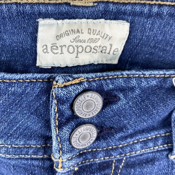 Aeropostale Jeans Womens Size 1/2 28x23 Low Rise Capri Crop Distressed Blue - Picture 2 of 4